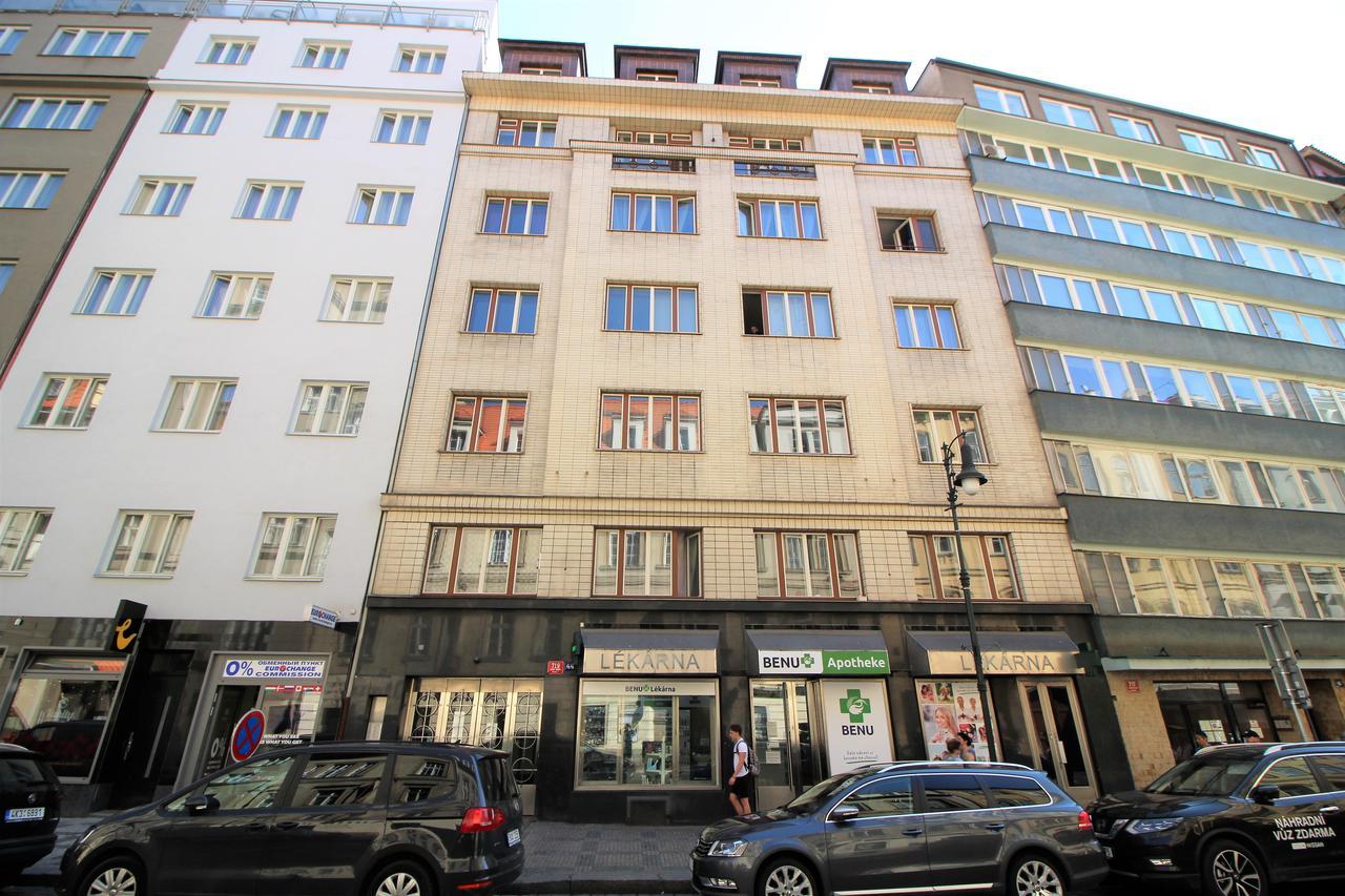 Agnes - Romance In City Ii. Praag Buitenkant foto